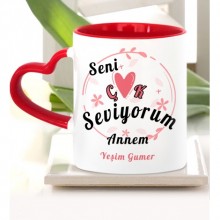 Kişiye Özel Seni Çok Seviyorum Annem Tasarımlı Kırmızı Kalp Saplı Kupa