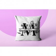 Kişiye Özel M Harfi Temalı Kare Saten Yastık