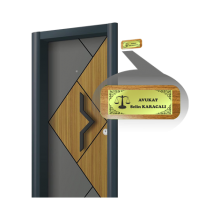 Kişiye Özel Avukat Temalı Ahşap Kapı İsimliği | Ceviz - Altın Sarısı Parlak Metal