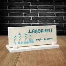 Kişiye Özel Laborant Temalı Doğal Taş Masa İsimliği