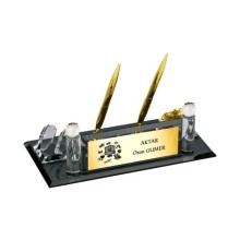 Kişiye Özel Aktar Tasarımlı Kristal Masa İsimliği Saatli Çift Kalem - Altın