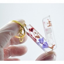 İsme Özel V Harfi Temalı Epoksi Anahtarlık | Red & Purple Flower