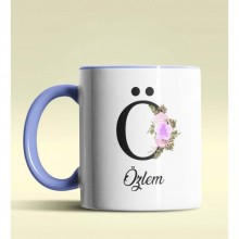 Kişiye Özel Ö Harfi Temalı Çiçekli Tasarım Mavi Renk Kupa