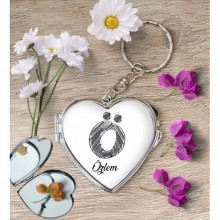 Kişiye Özel Ö Harfi Kara Kalem Kalp Aynalı Metal Anahtarlık